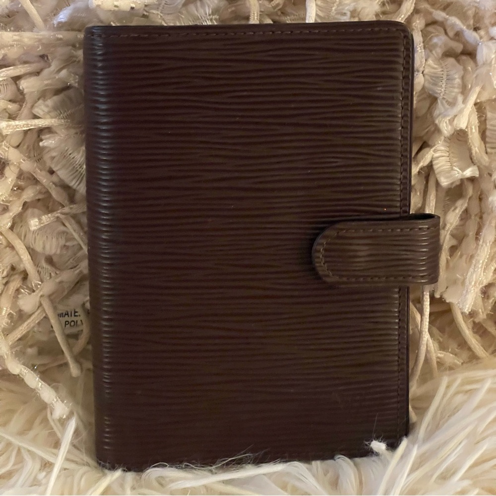 LOUIS VUITTON EPI AGENDA PM IN BROWN/SILVER-CAN CARRY PASSPORT